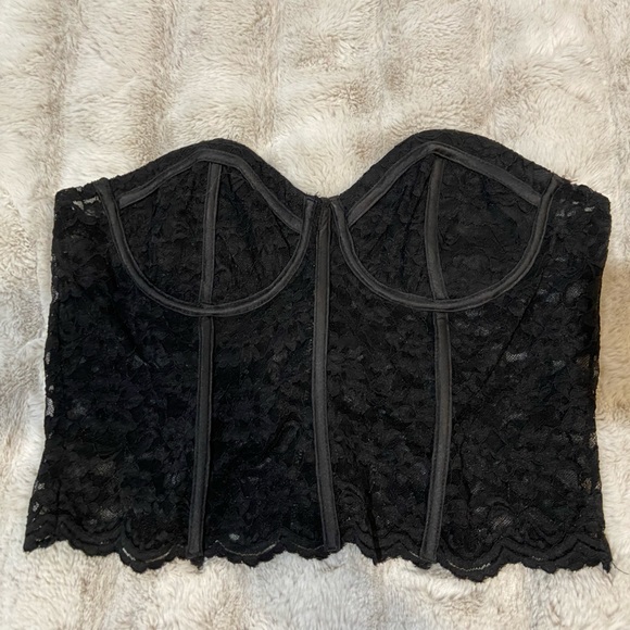 West of Melrose - Lace Corset - Picture 4 of 7